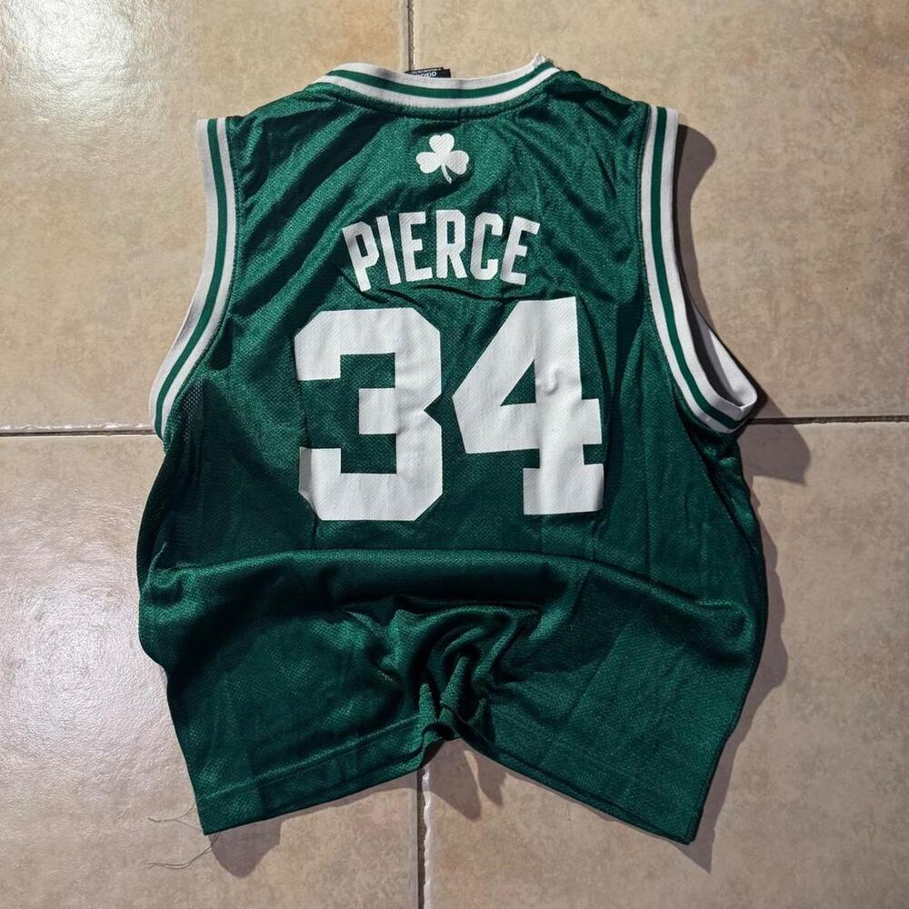 Adidas nba celtics jersey Size M in boys Kids